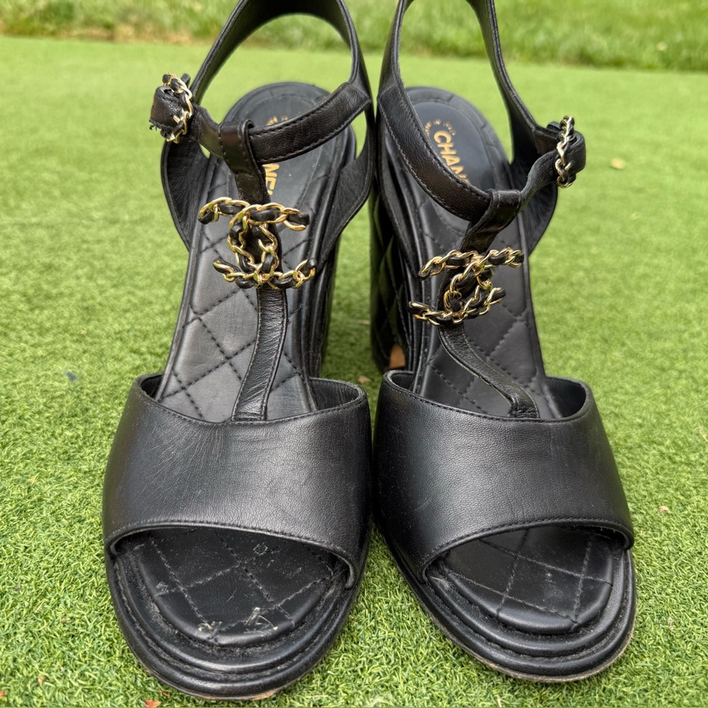 CHANEL Black Leather Sandals with Gold Chain Detail